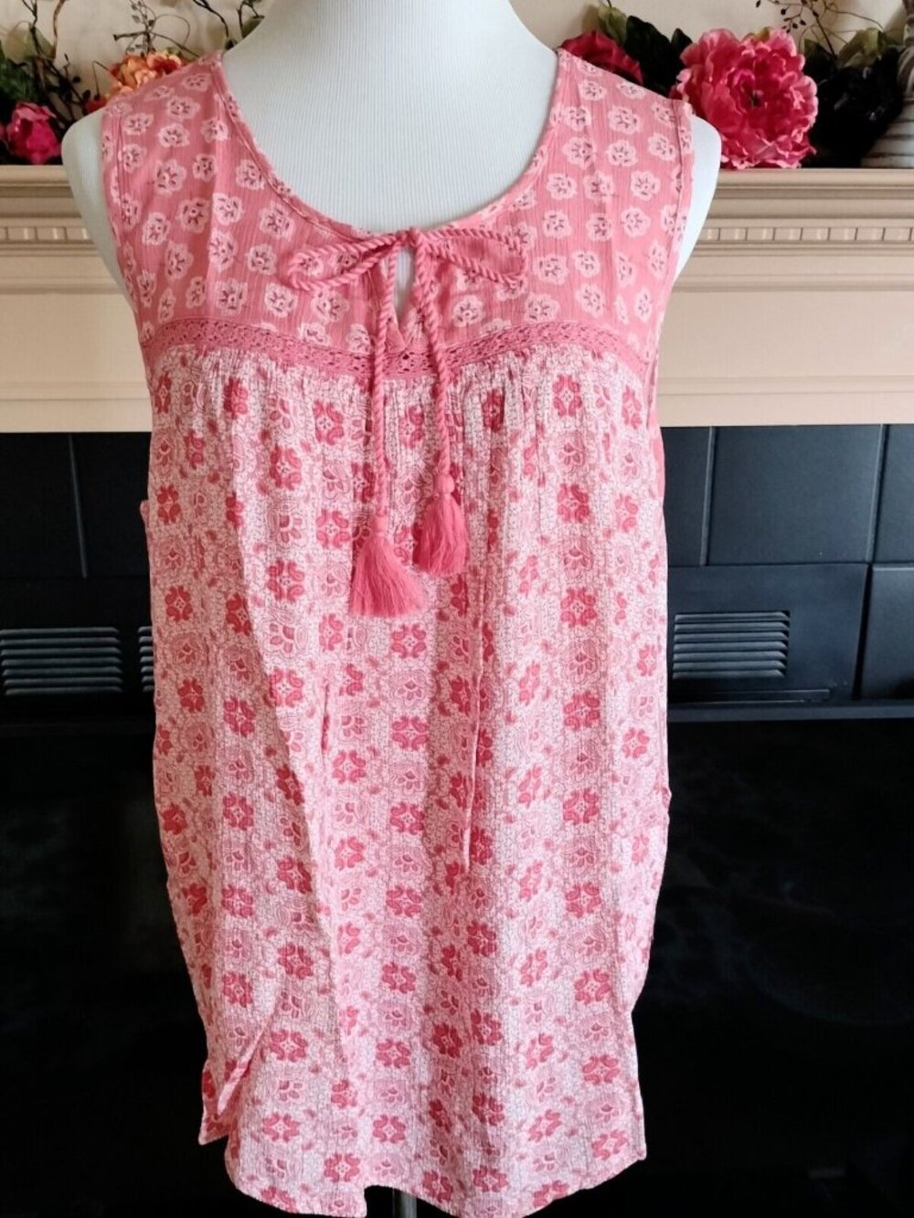 Indigo GNW Coral Boho Print Top L Crochet Detail Sleeveless Woven Tassels